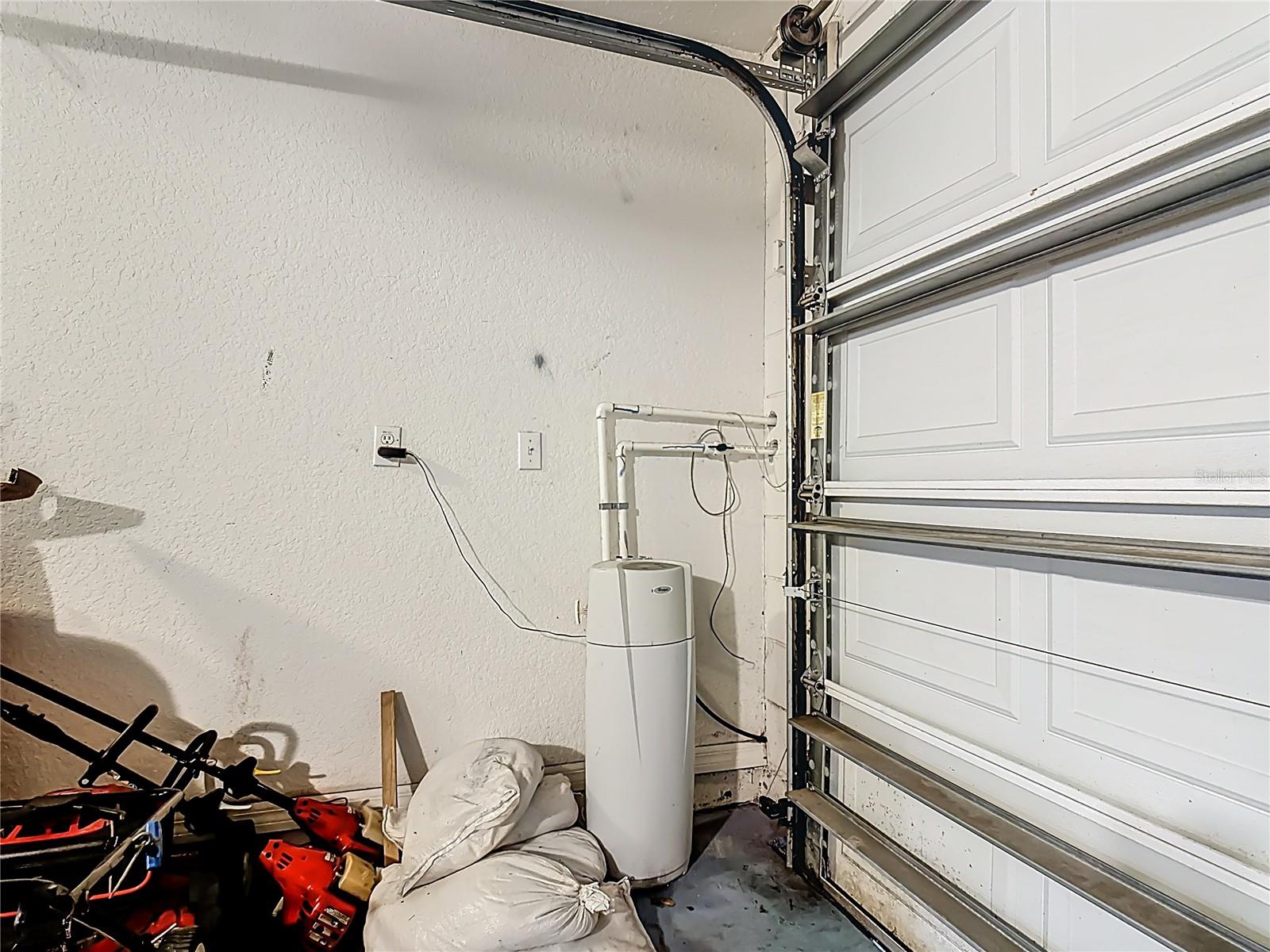 Image 44 of 54 For 1910 Dolphin Drive