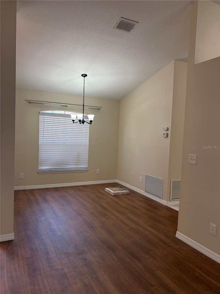 Image 11 of 22 For 14720 Green Valley Boulevard