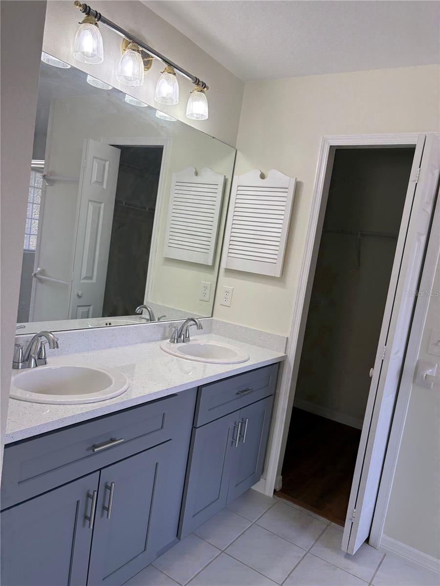 Image 18 of 22 For 14720 Green Valley Boulevard