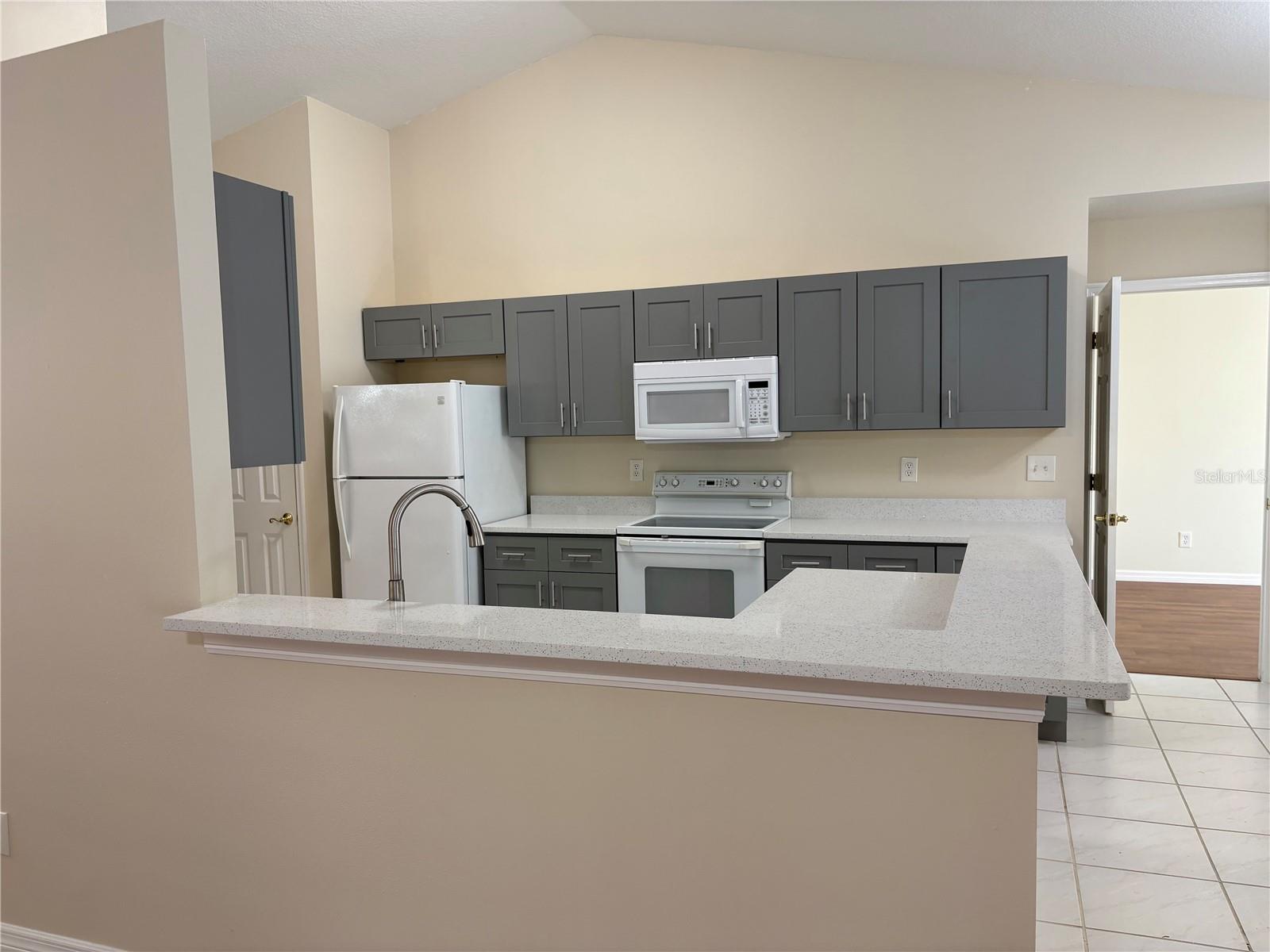 Image 4 of 22 For 14720 Green Valley Boulevard