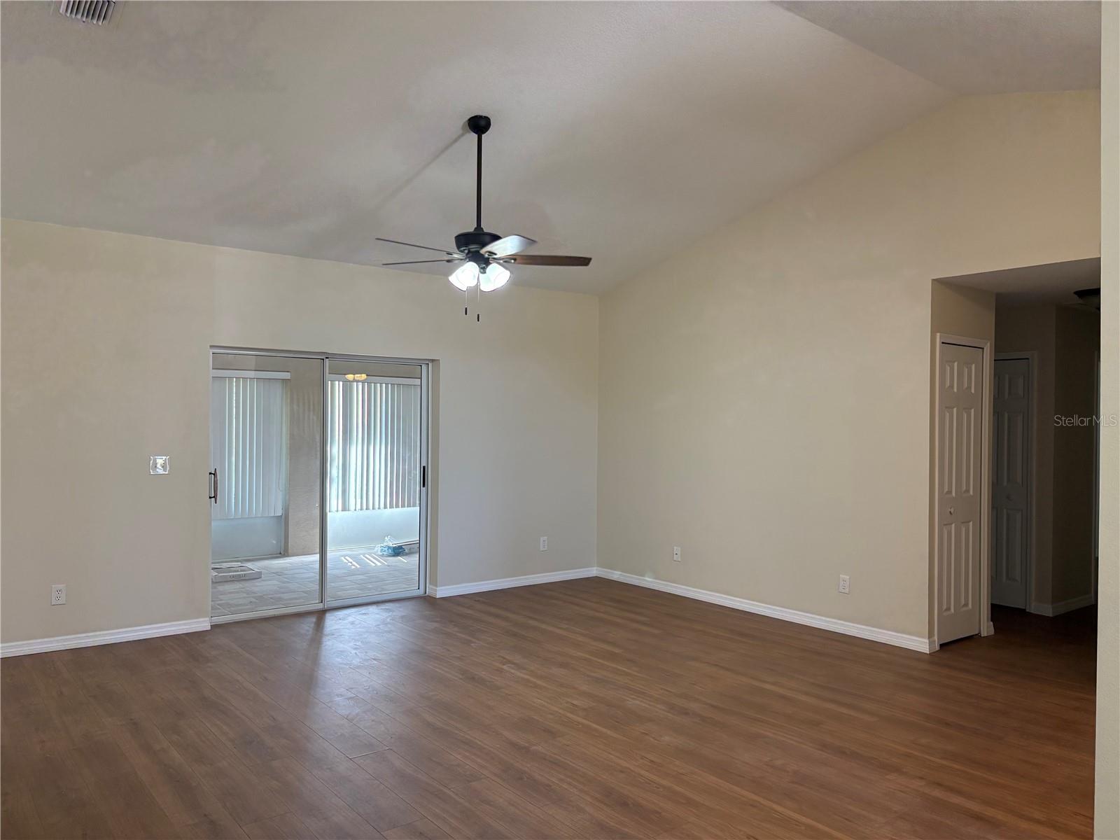 Image 8 of 22 For 14720 Green Valley Boulevard