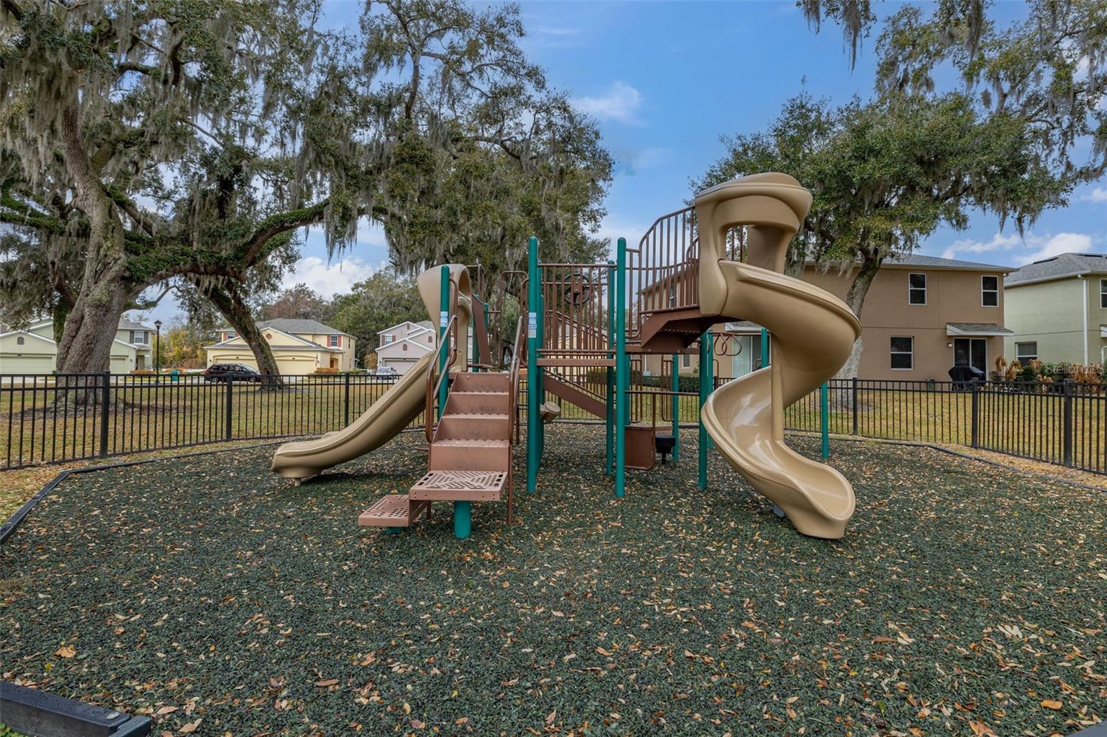 Image 38 of 43 For 1532 Scarlet Oak Loop 70b