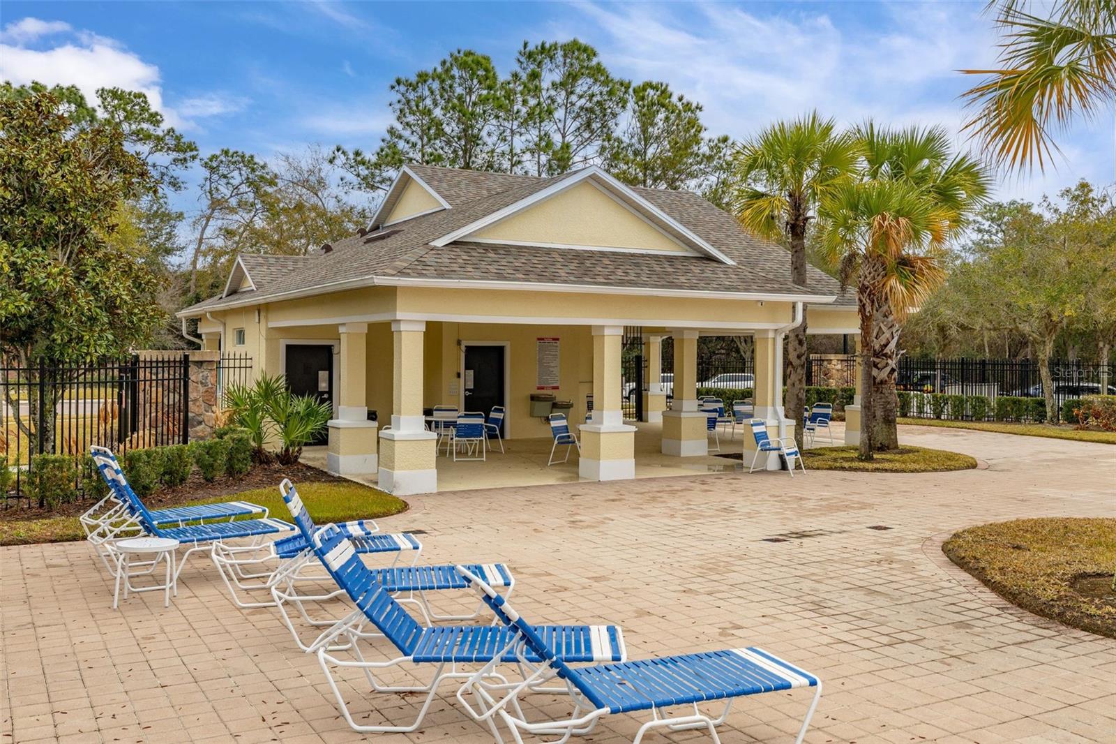 Image 40 of 43 For 1532 Scarlet Oak Loop 70b