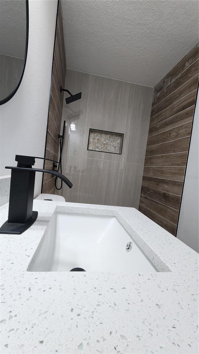 Image 13 of 24 For 712 Trailwood Drive