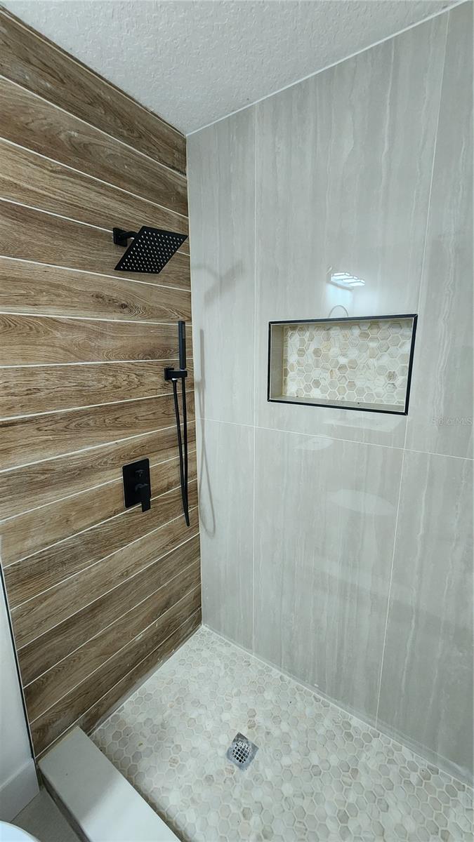 Image 14 of 24 For 712 Trailwood Drive