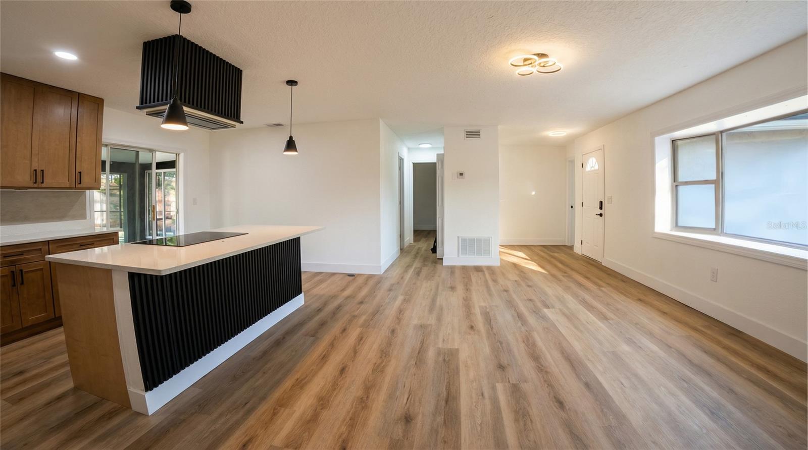 Image 9 of 24 For 712 Trailwood Drive