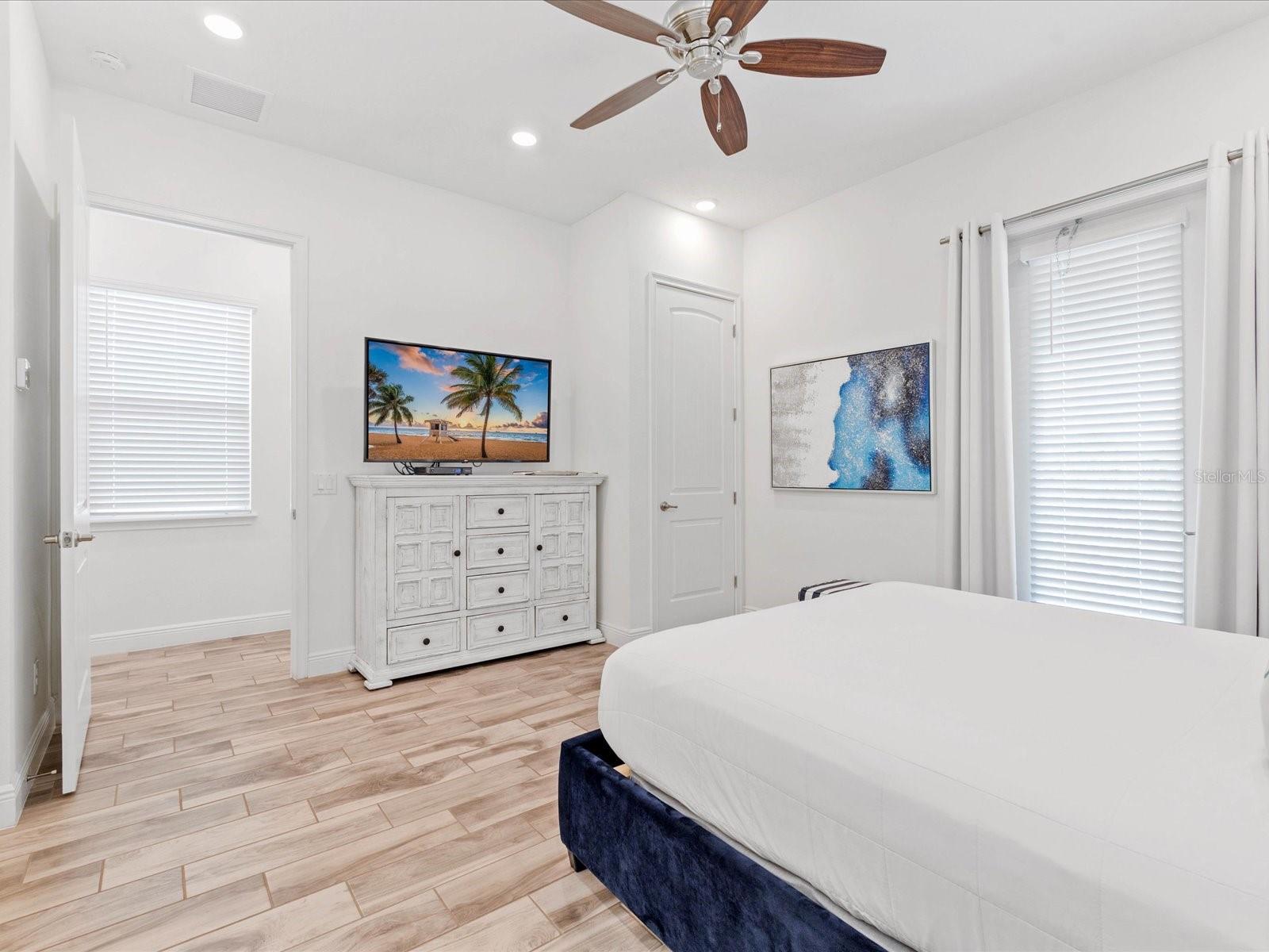 Image 29 of 53 For 8092 Knee Deep Road