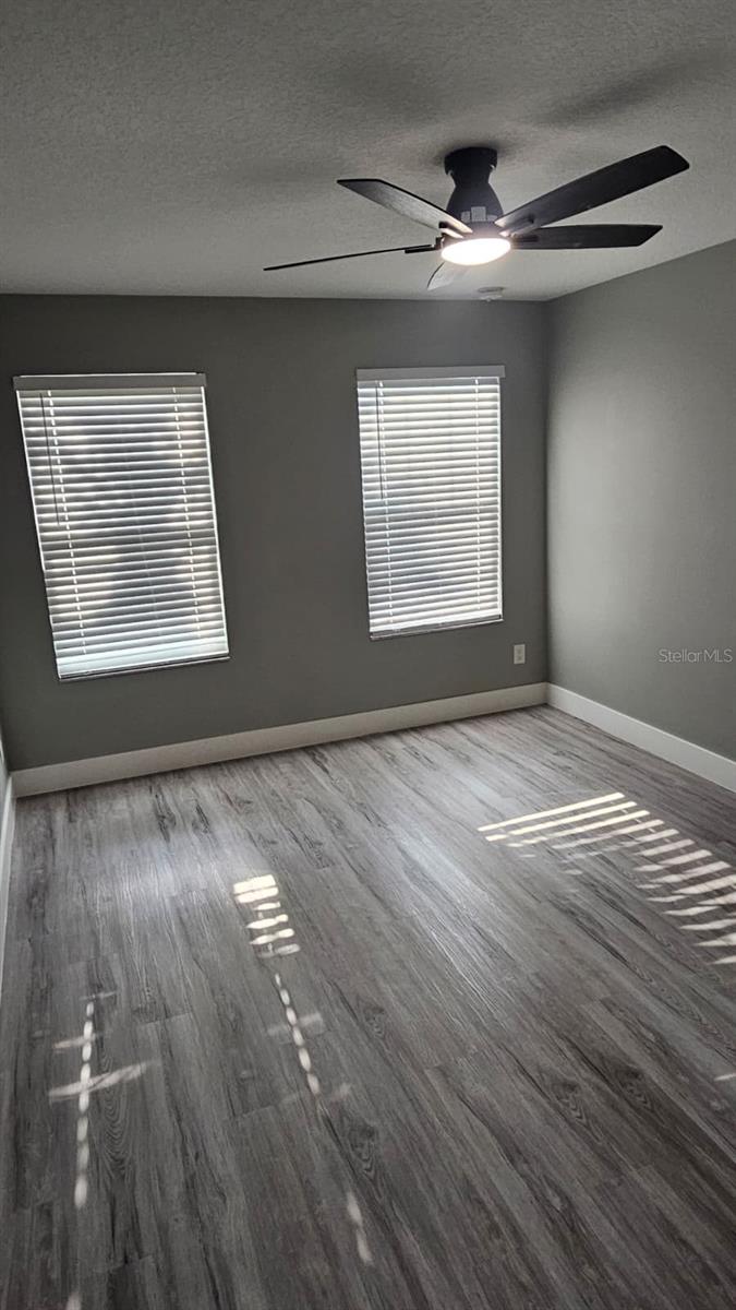 Image 10 of 37 For 5209 Creekside Park Avenue