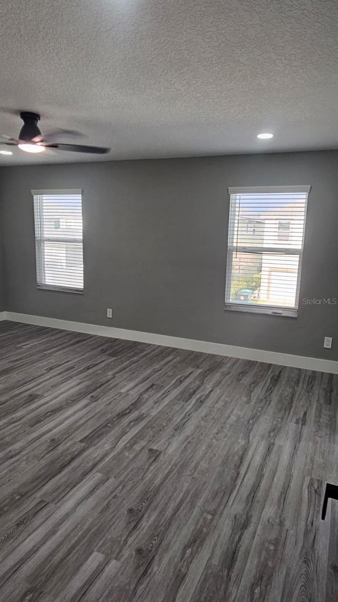 Image 11 of 37 For 5209 Creekside Park Avenue