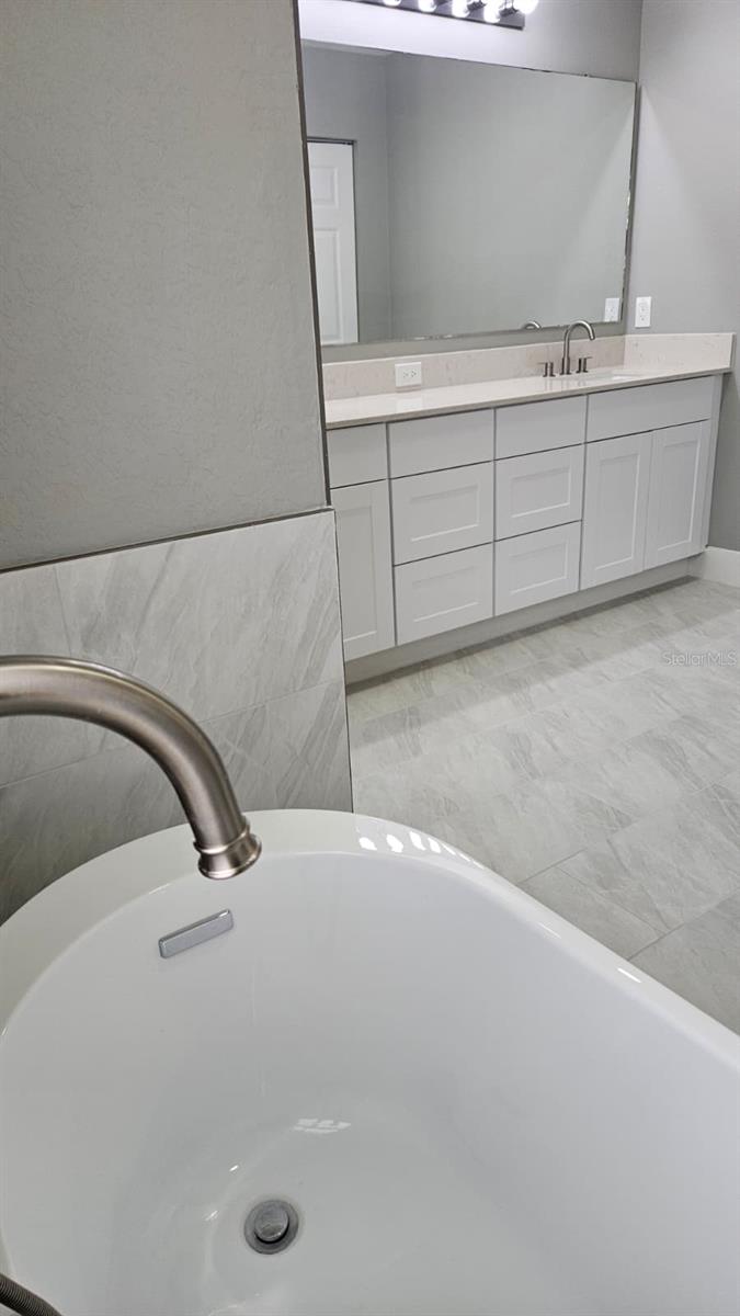 Image 19 of 37 For 5209 Creekside Park Avenue