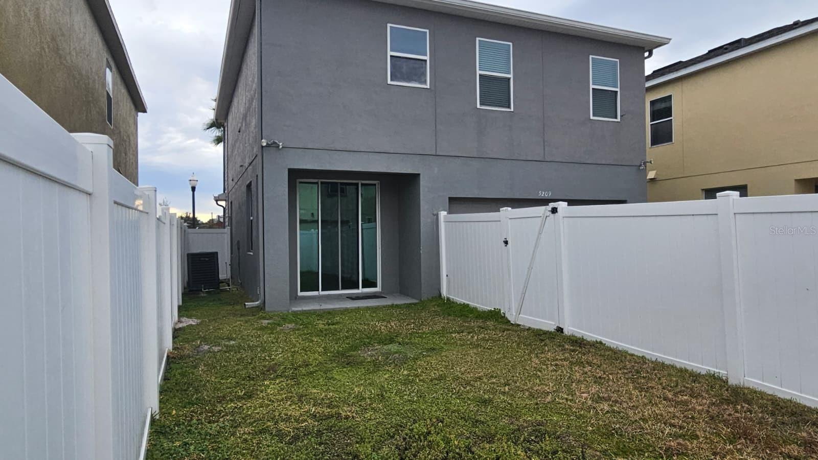 Image 32 of 37 For 5209 Creekside Park Avenue