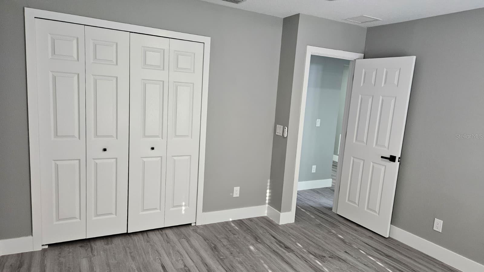 Image 7 of 37 For 5209 Creekside Park Avenue