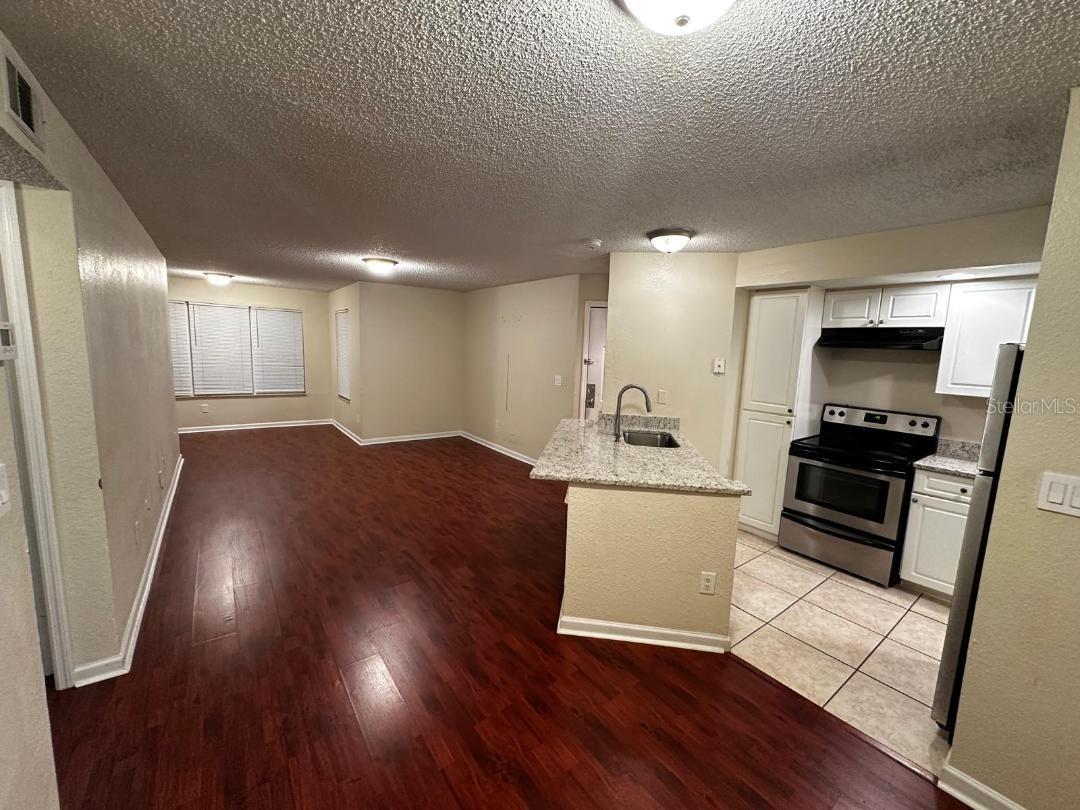 Image 4 of 14 For 4606 Commander Drive 1126