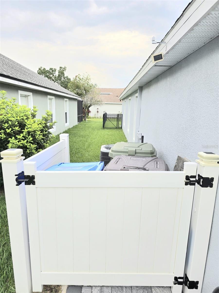 Image 34 of 40 For 2823 Maguire Drive