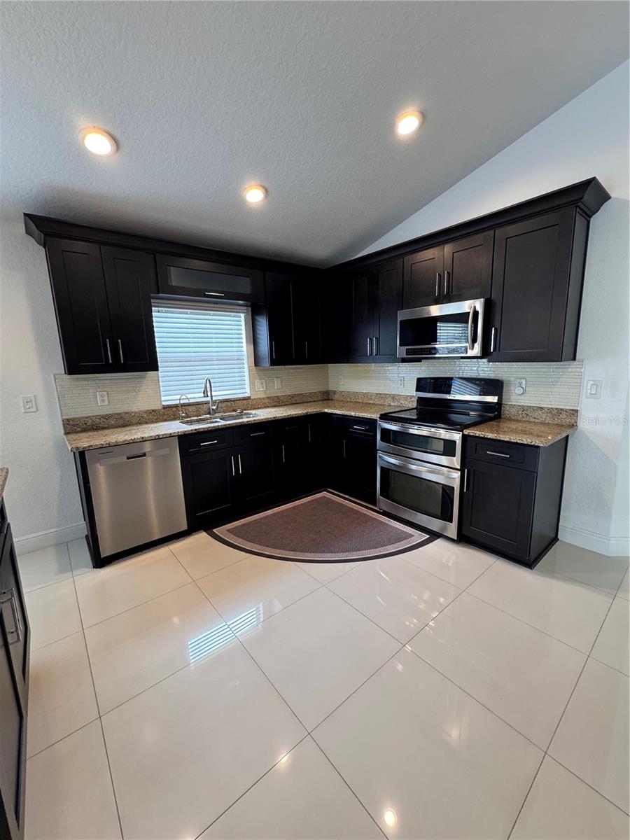 Image 8 of 40 For 2823 Maguire Drive