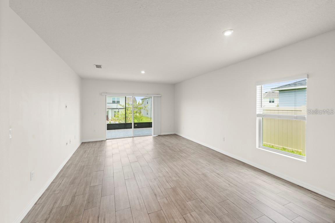 Image 10 of 26 For 588 Meadow Bend Drive