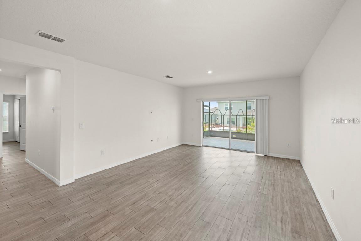 Image 11 of 26 For 588 Meadow Bend Drive