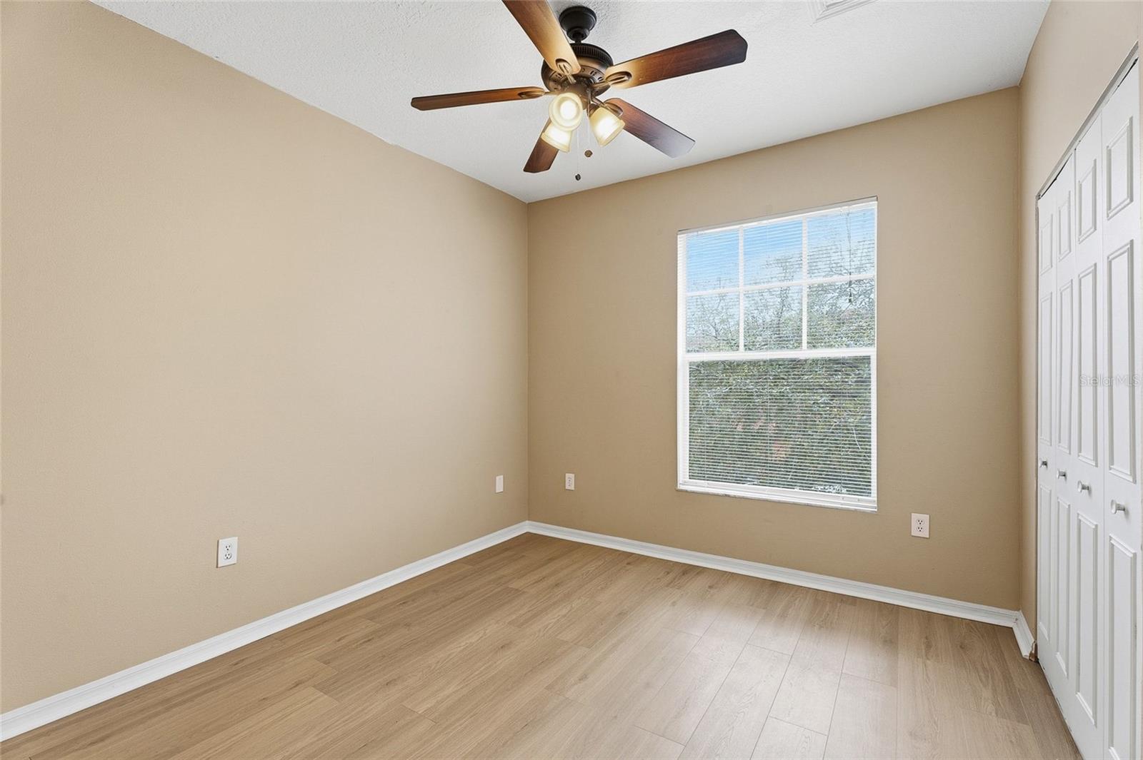 Image 21 of 33 For 5512 Metrowest Boulevard 201