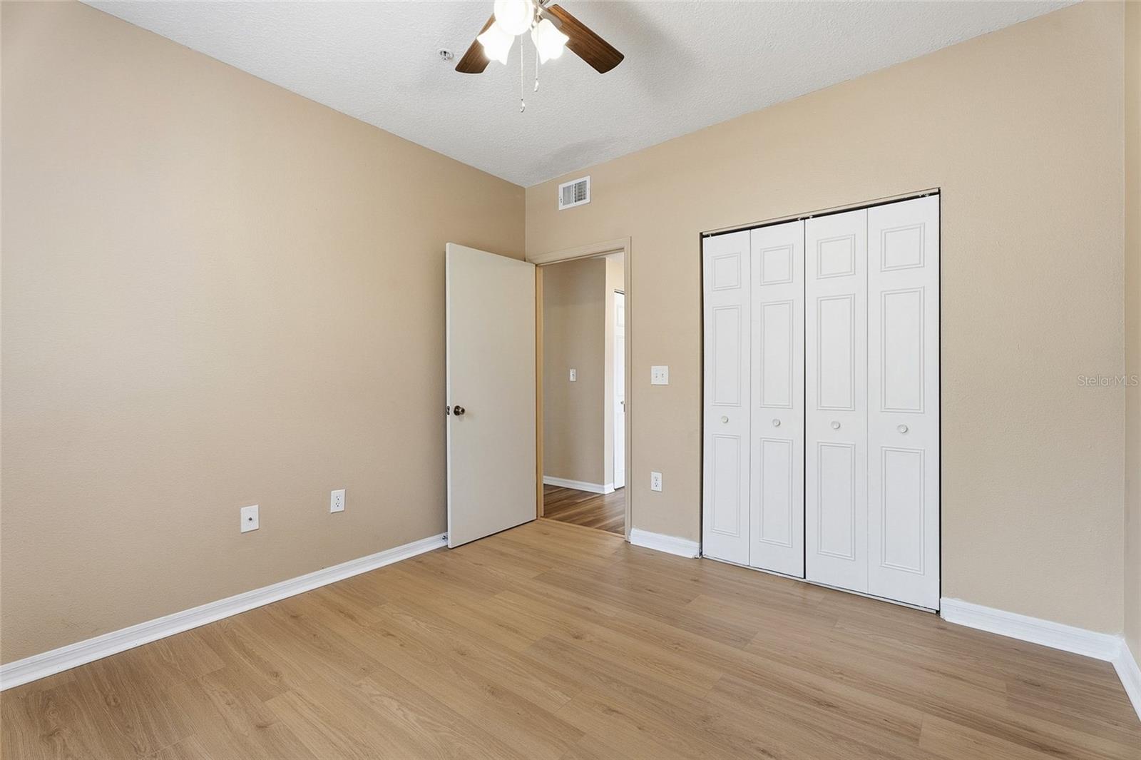 Image 25 of 33 For 5512 Metrowest Boulevard 201