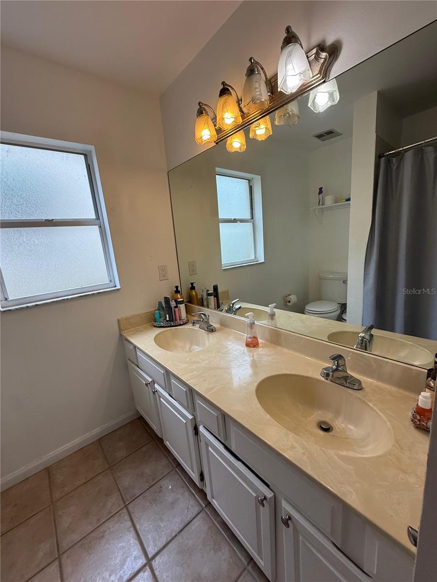 Image 24 of 30 For 7736 Rollingridge Court