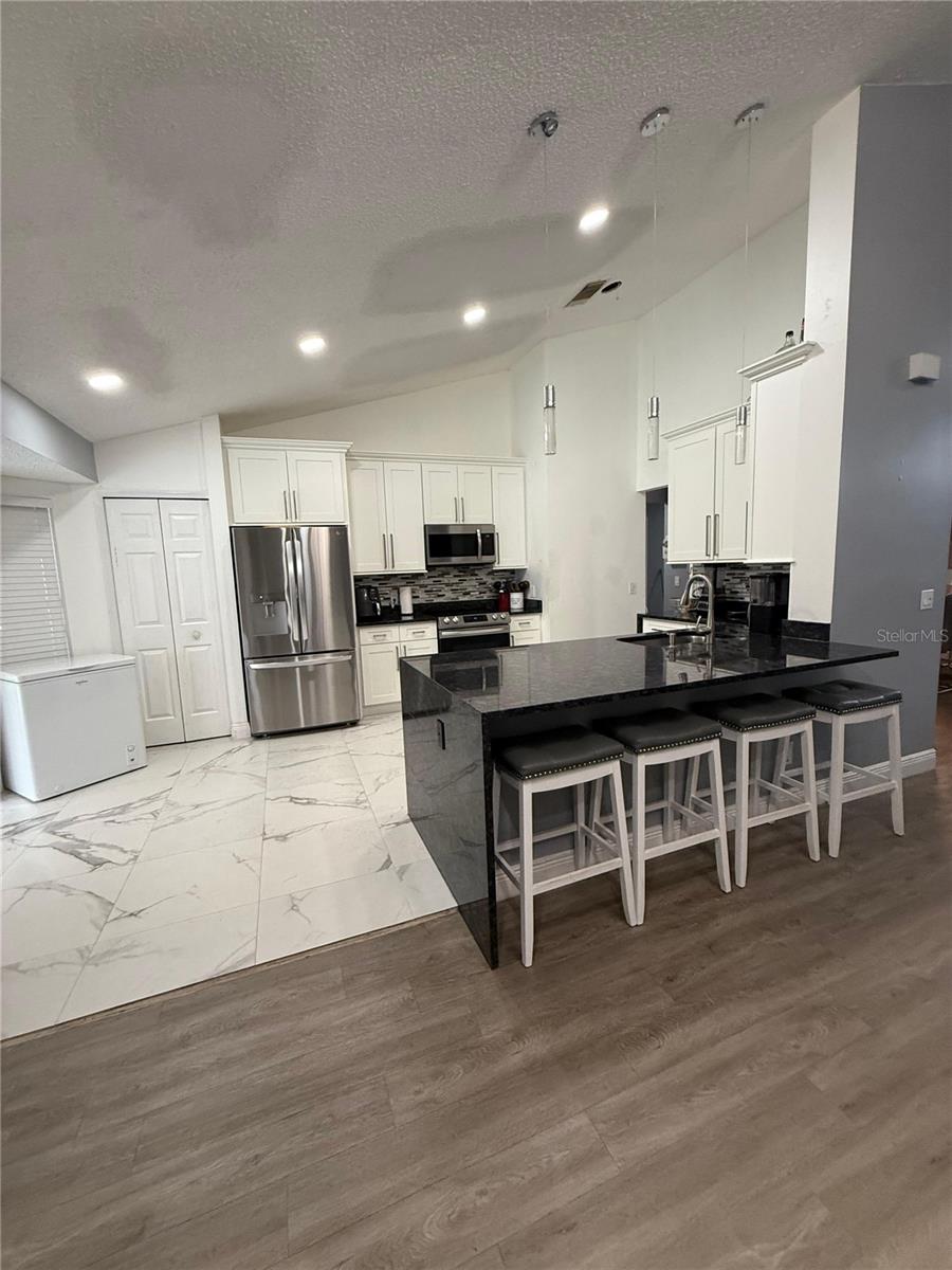 Image 3 of 30 For 7736 Rollingridge Court