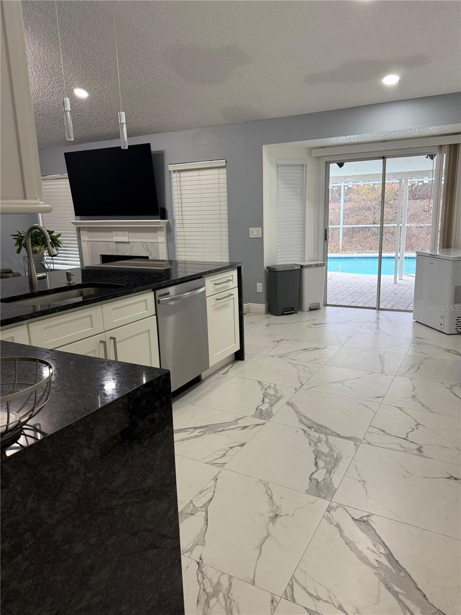 Image 9 of 30 For 7736 Rollingridge Court