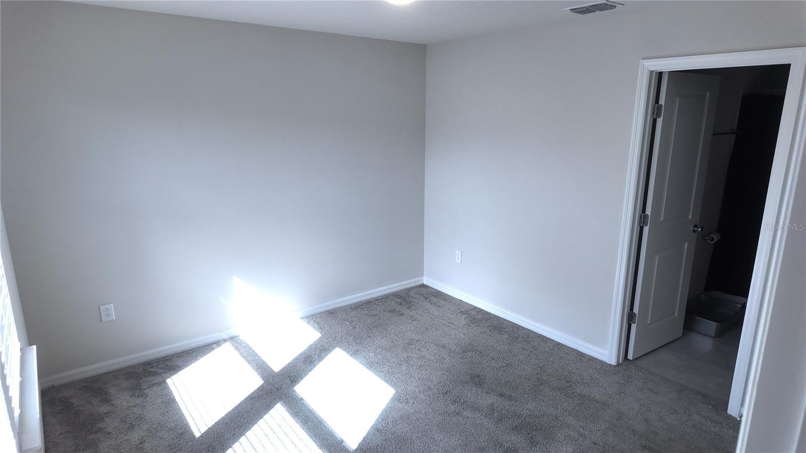 Image 12 of 18 For 5064 Caspian St