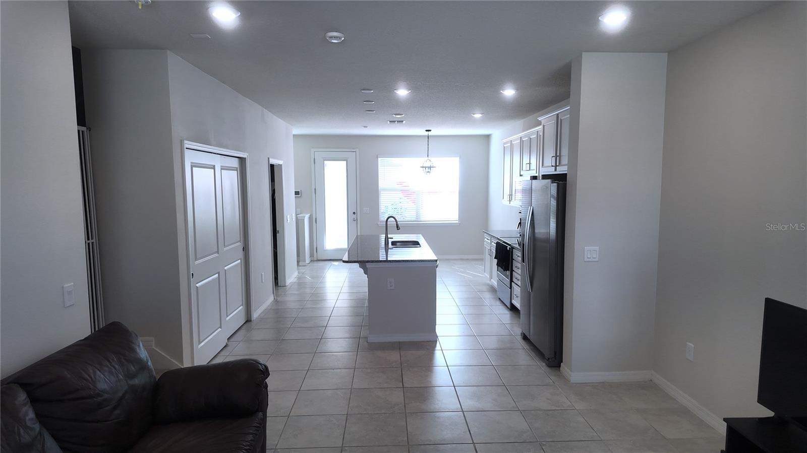 Image 3 of 18 For 5064 Caspian St