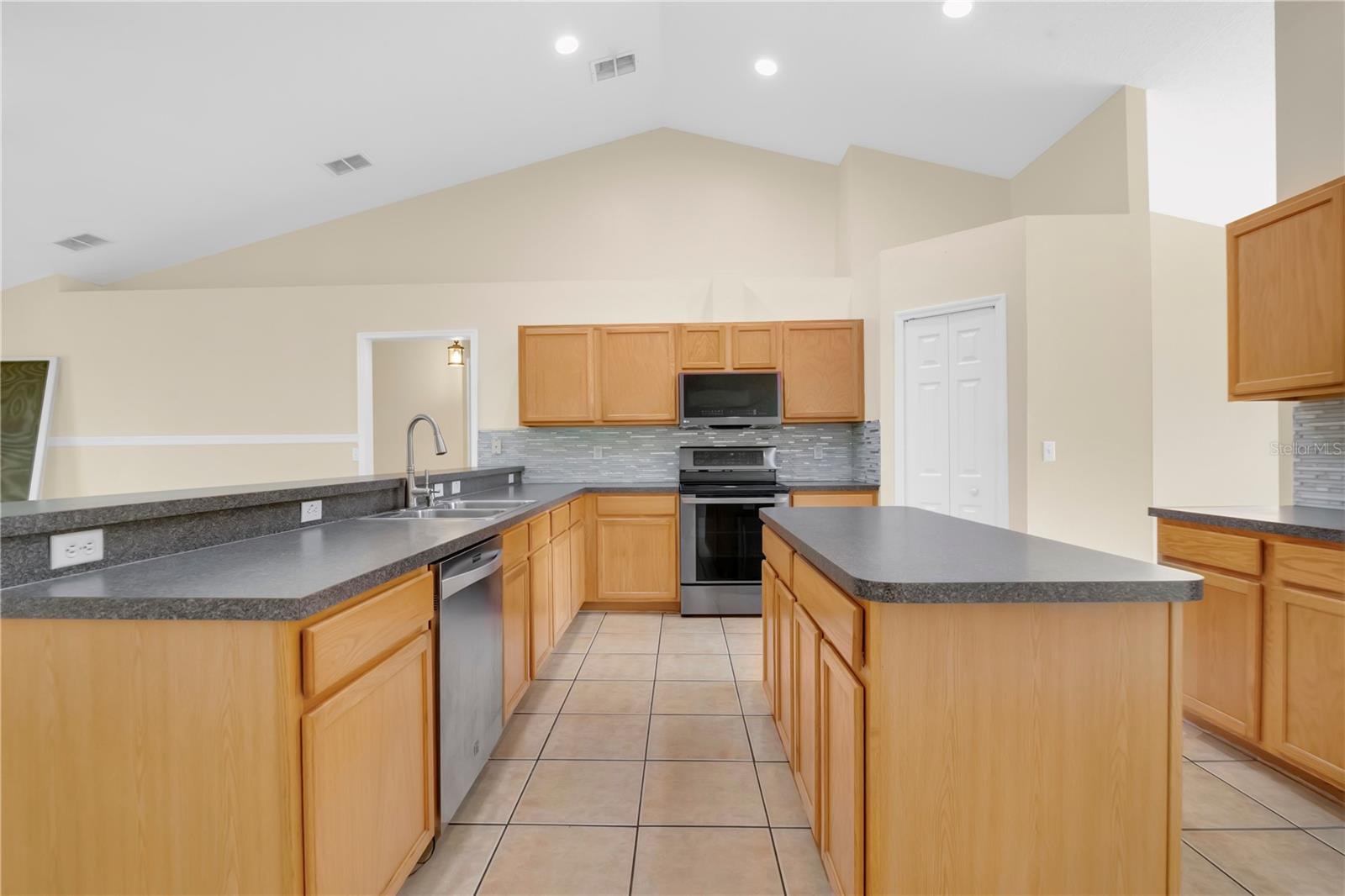 Image 8 of 30 For 3008 Fabus Court