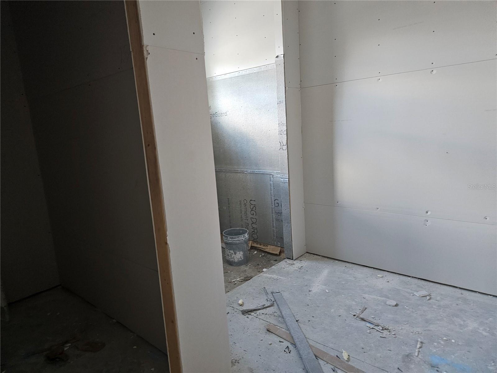 Image 6 of 26 For 292 Gardenia Road