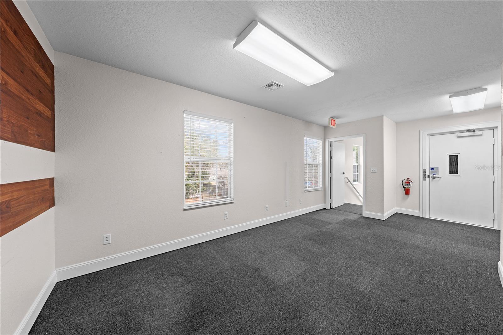 Image 19 of 50 For 815 Mabbette St  101