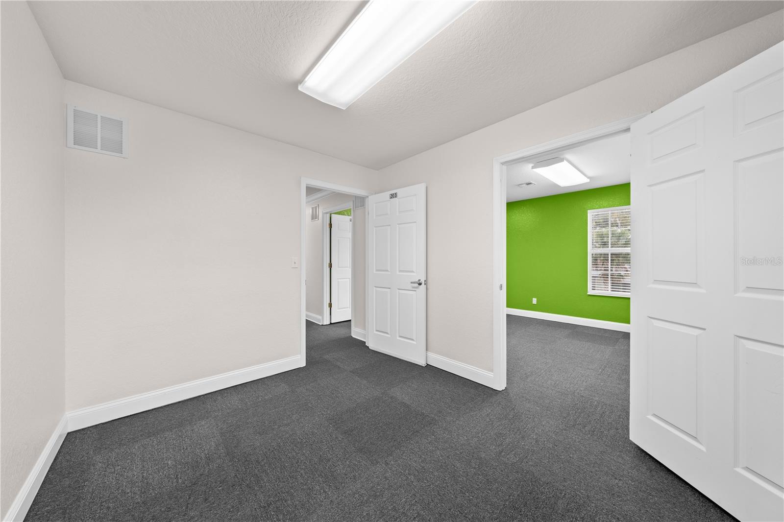 Image 29 of 50 For 815 Mabbette St  101