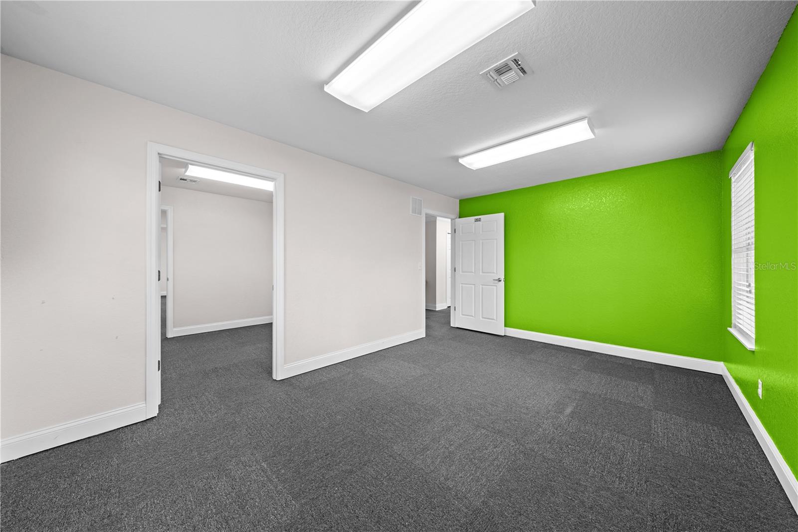 Image 31 of 50 For 815 Mabbette St  101