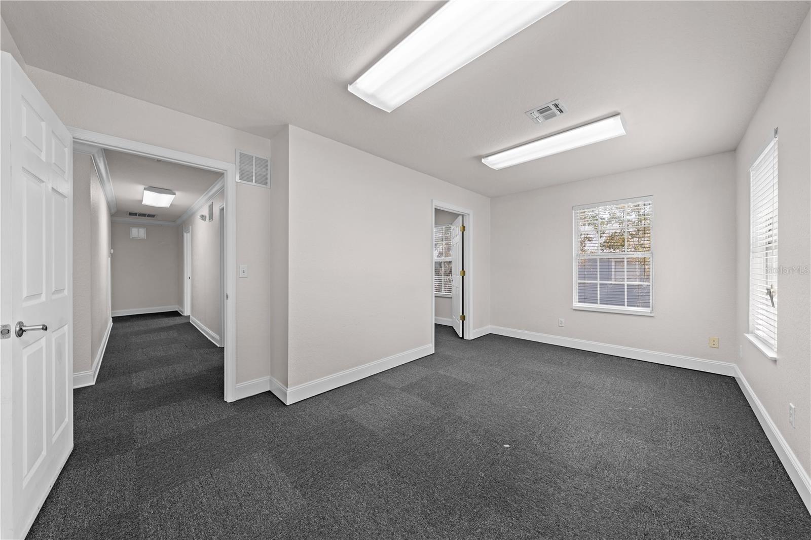 Image 34 of 50 For 815 Mabbette St  101