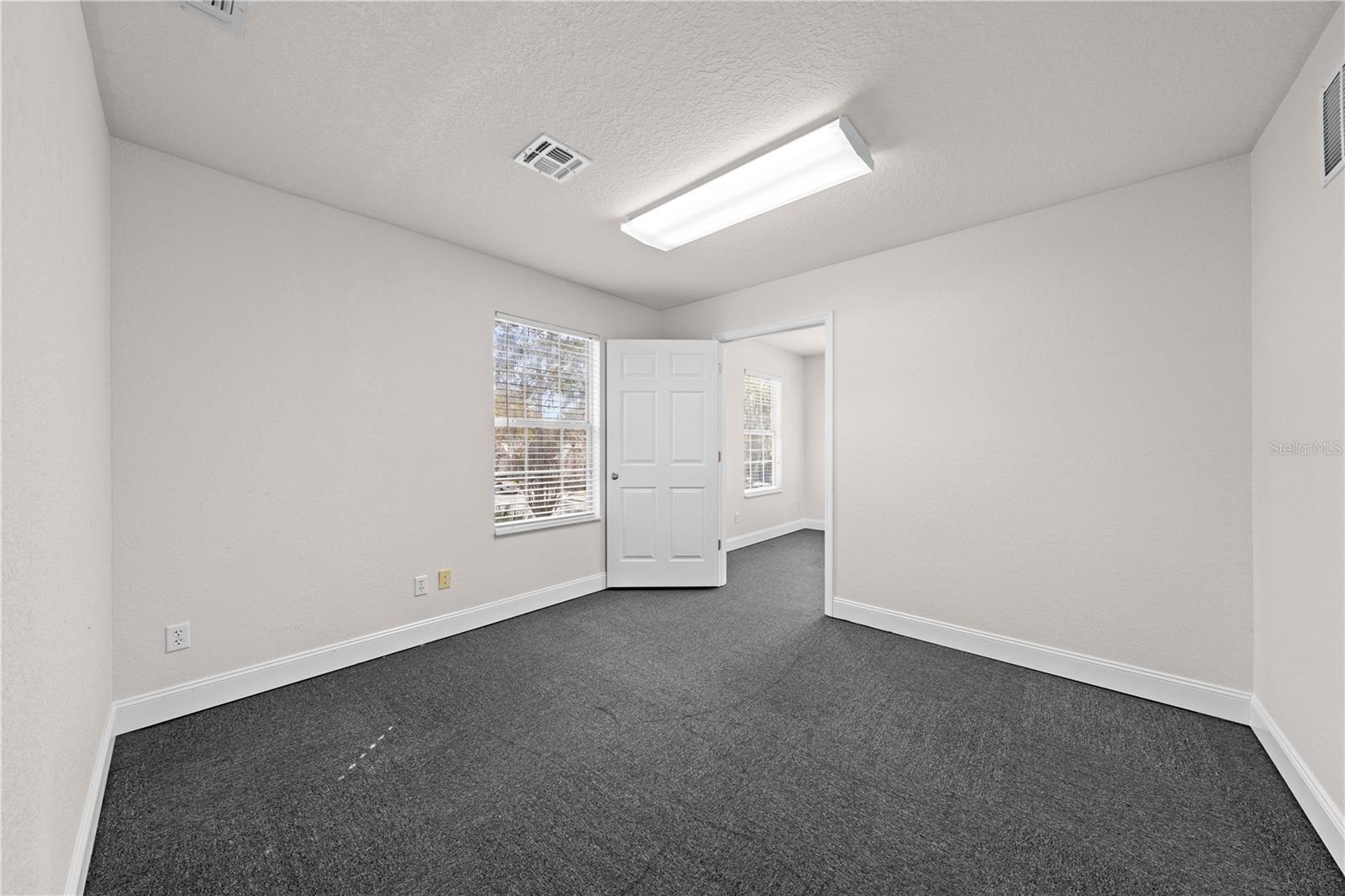 Image 39 of 50 For 815 Mabbette St  101