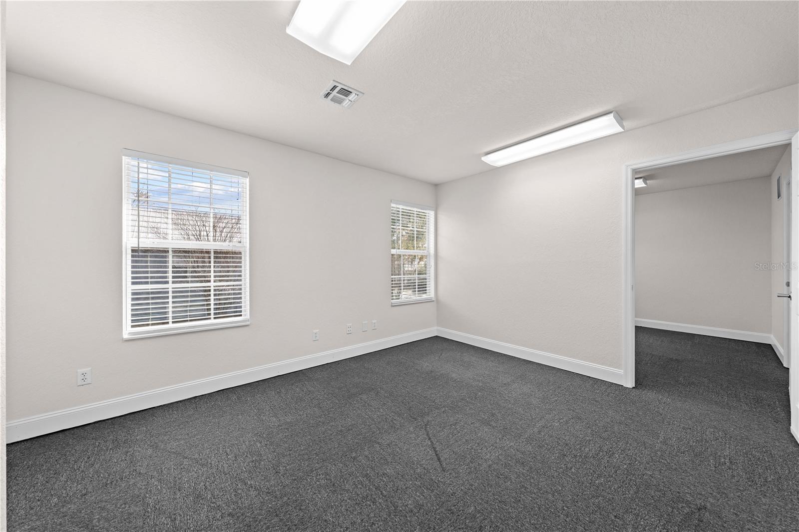 Image 40 of 50 For 815 Mabbette St  101