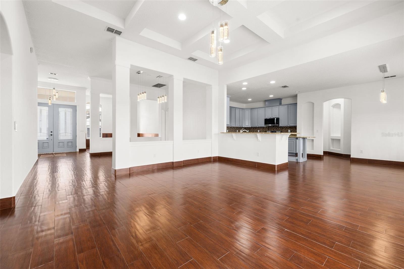 Image 12 of 65 For 9484 Walnut Crest Drive