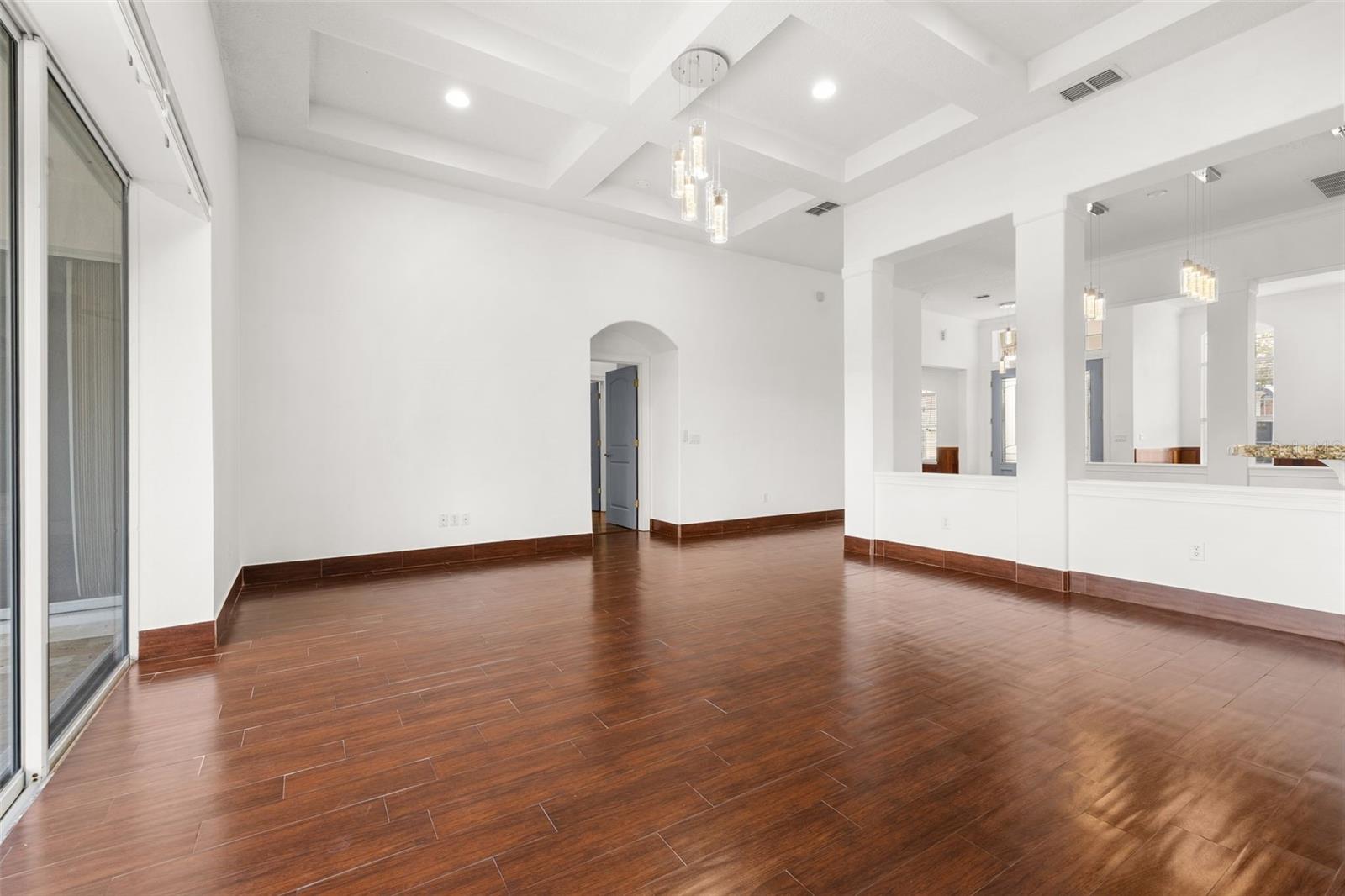 Image 13 of 65 For 9484 Walnut Crest Drive