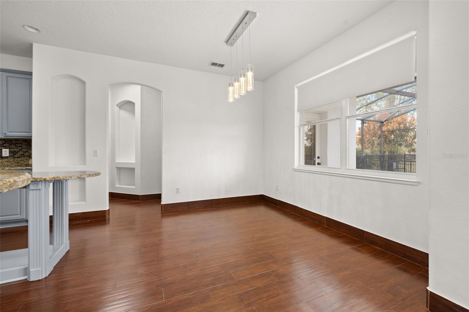 Image 14 of 65 For 9484 Walnut Crest Drive