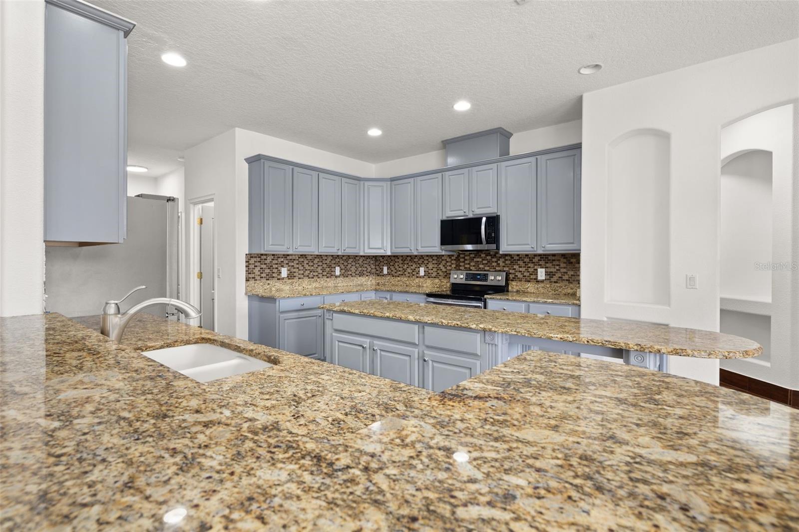 Image 17 of 65 For 9484 Walnut Crest Drive