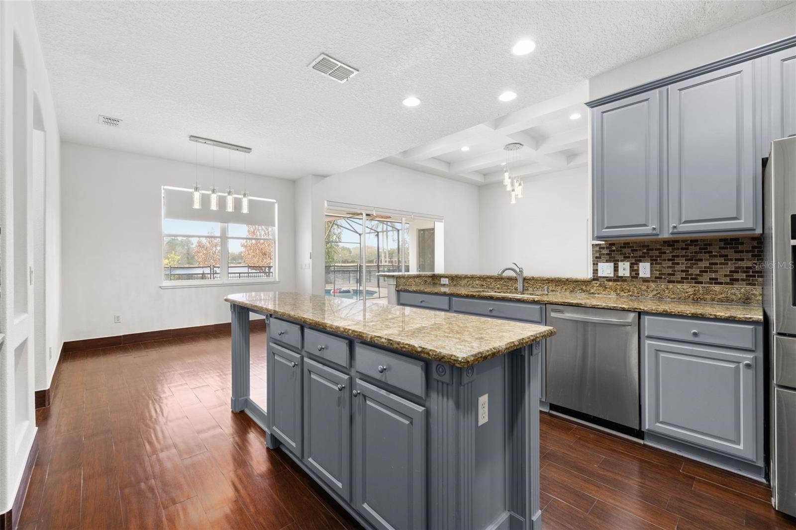 Image 19 of 65 For 9484 Walnut Crest Drive