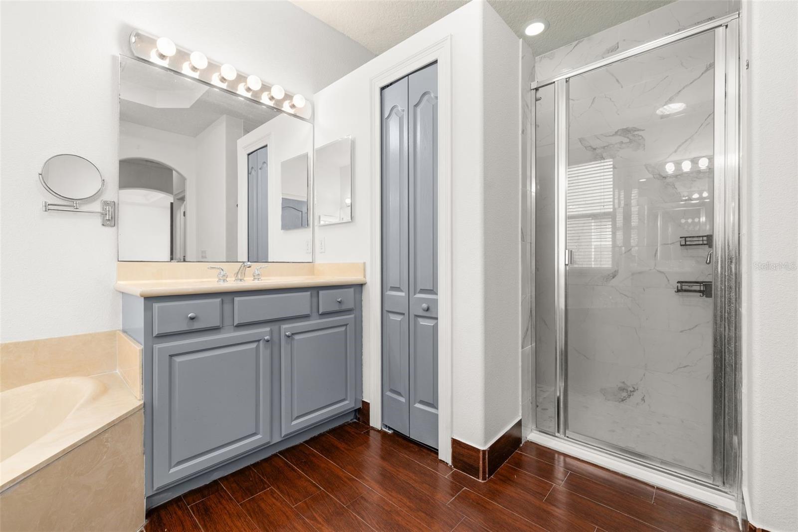 Image 26 of 65 For 9484 Walnut Crest Drive