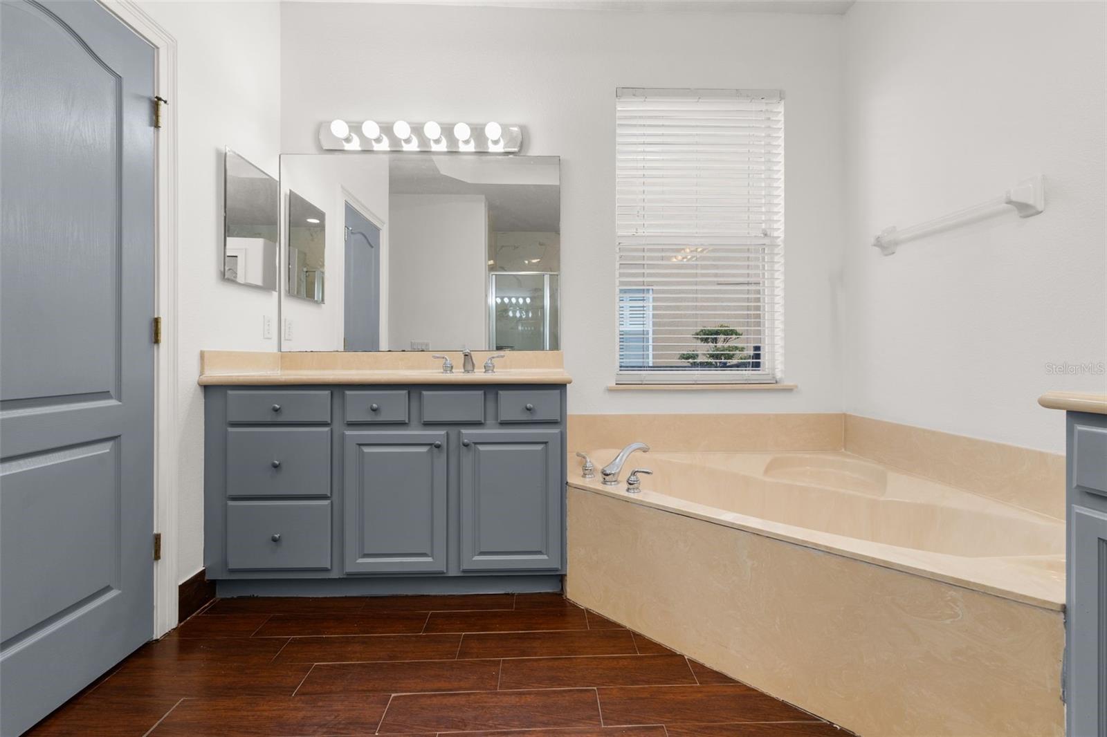 Image 27 of 65 For 9484 Walnut Crest Drive