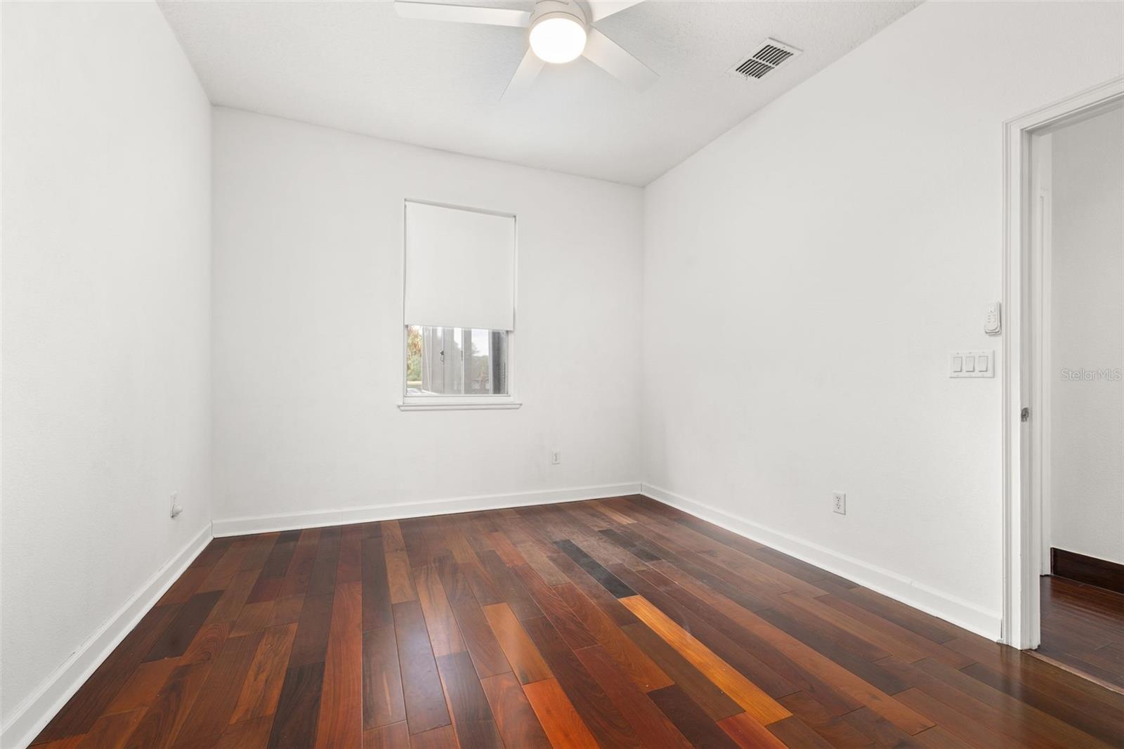 Image 31 of 65 For 9484 Walnut Crest Drive