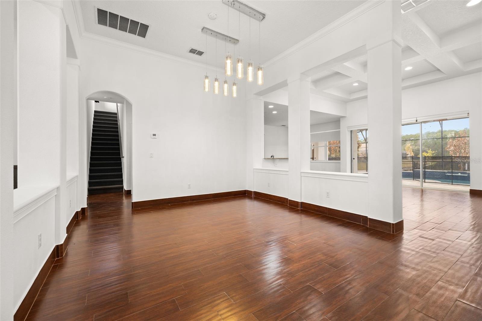 Image 9 of 65 For 9484 Walnut Crest Drive