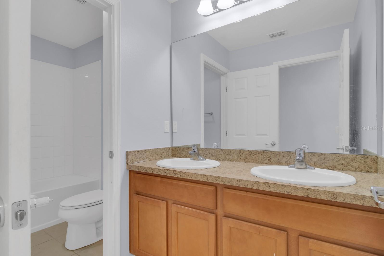 Image 17 of 38 For 2437 Addison Creek Drive