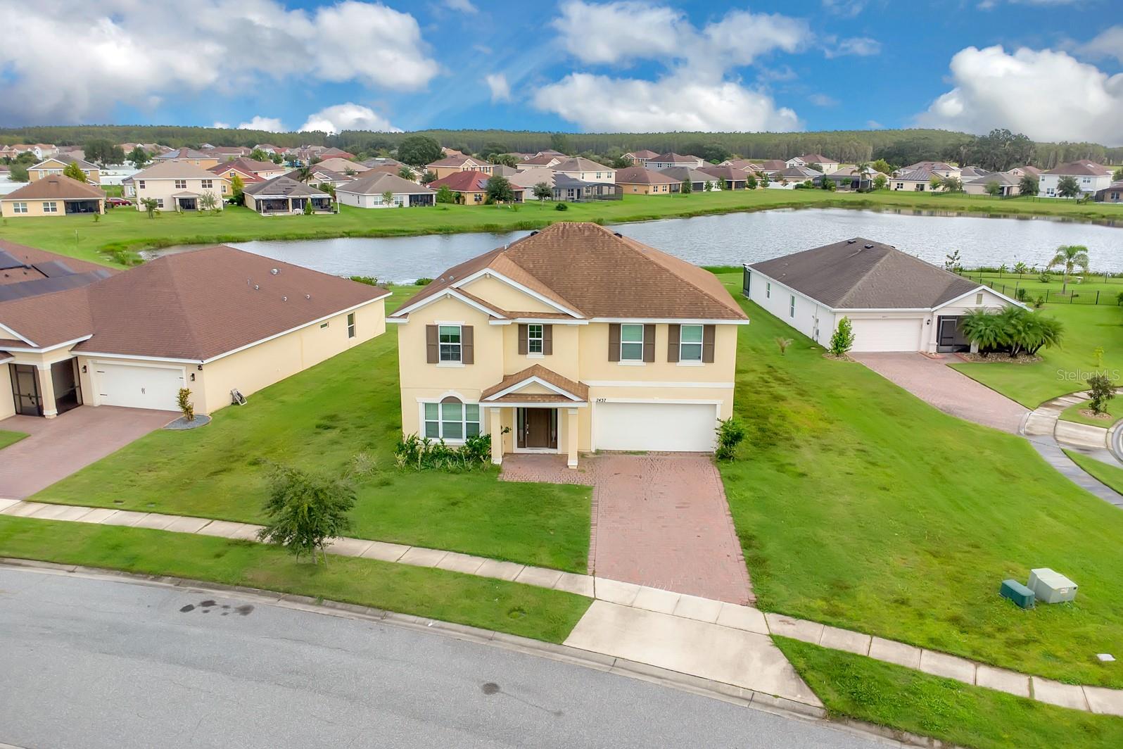 Image 4 of 38 For 2437 Addison Creek Drive