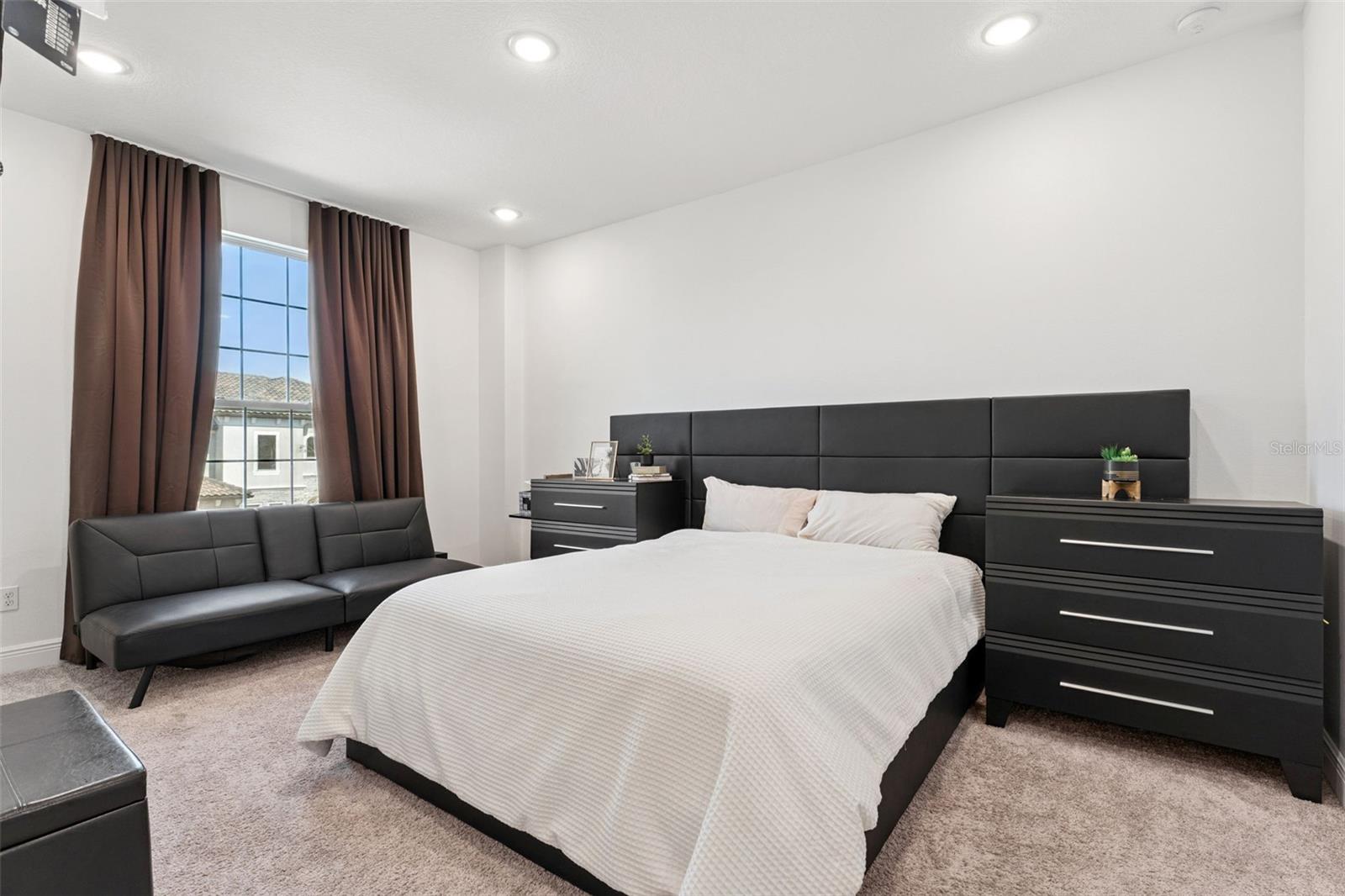 Image 19 of 36 For 16548 Raven Rock Place