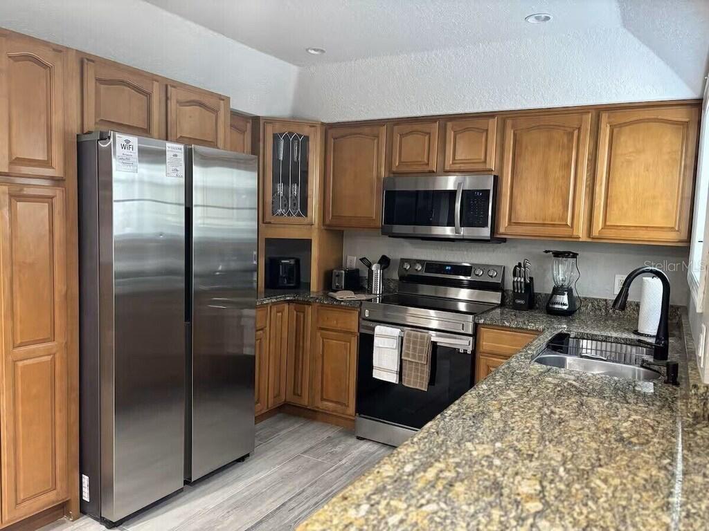 Image 8 of 18 For 8804 Bay Vista Court