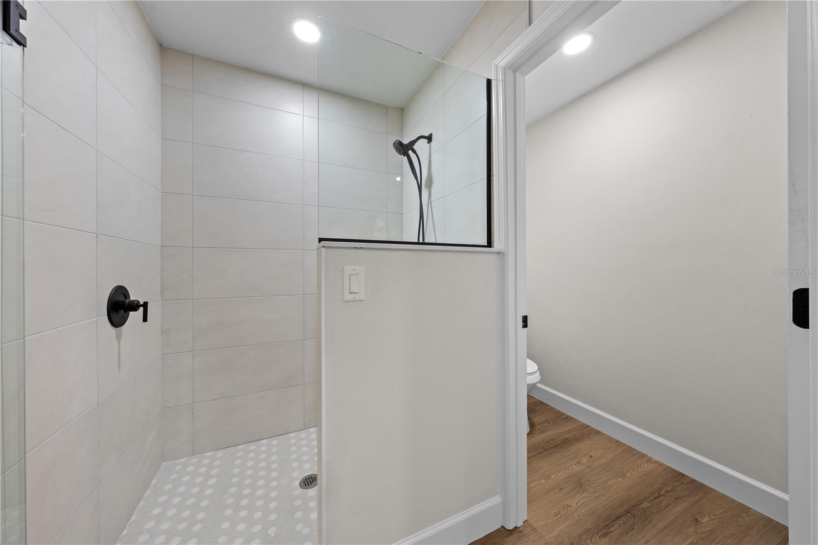 Image 33 of 51 For 5824 Dease Rd